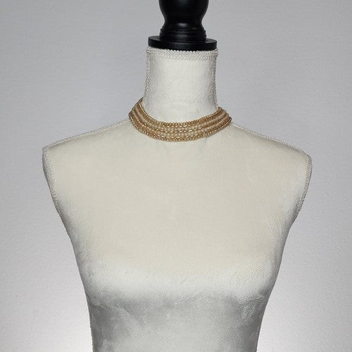 Very elegant vintage pearl beaded chocker.