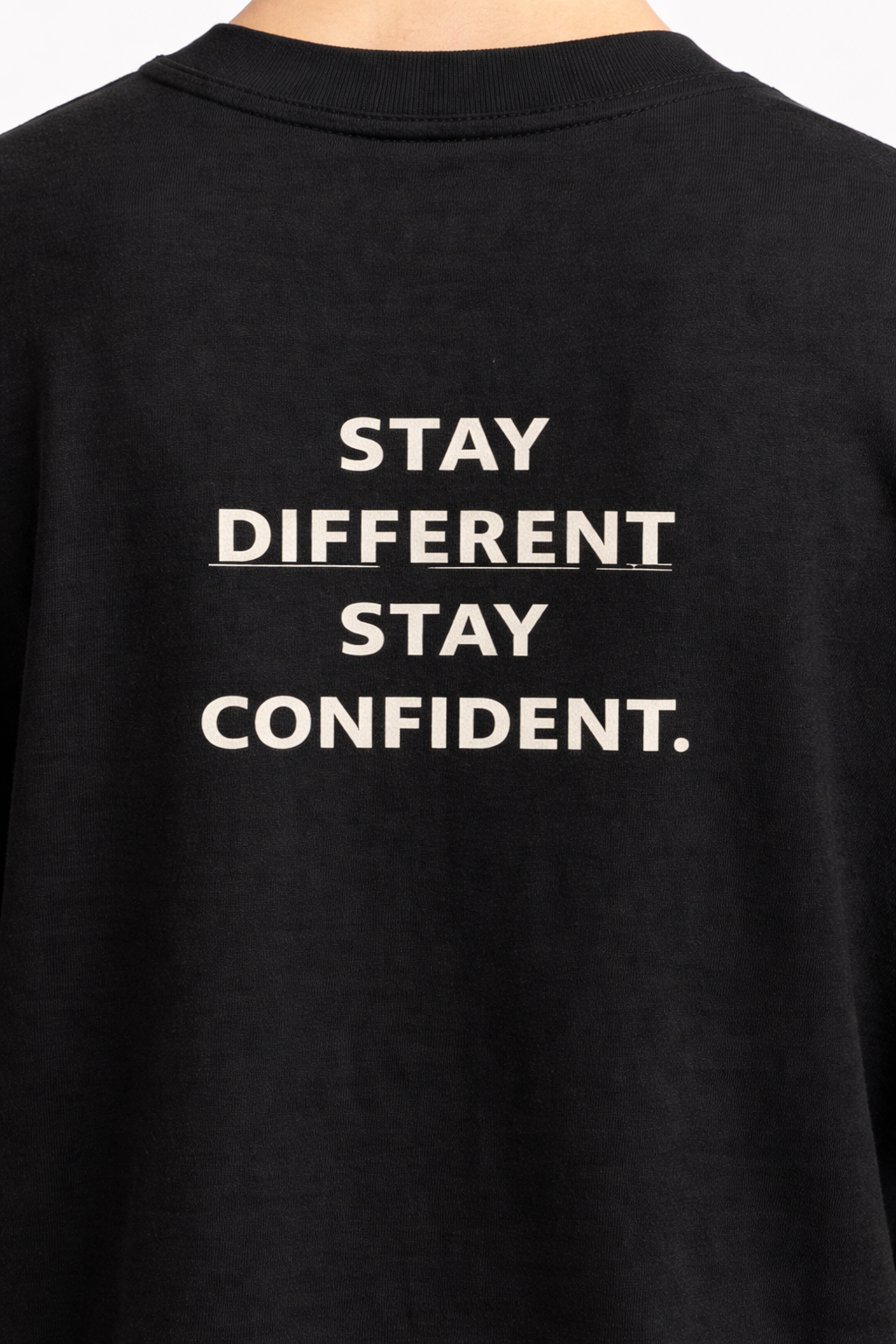 VIBEMYSTYLE "STAY DIFFERENT STAY CONFIDENT" PREMIUM OVERSIZED T-SHIRT